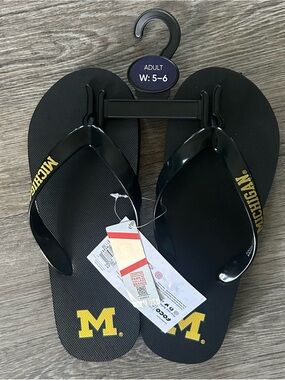 MICHI Black & Yellow Michigan Logo Men’s Flip-Flops